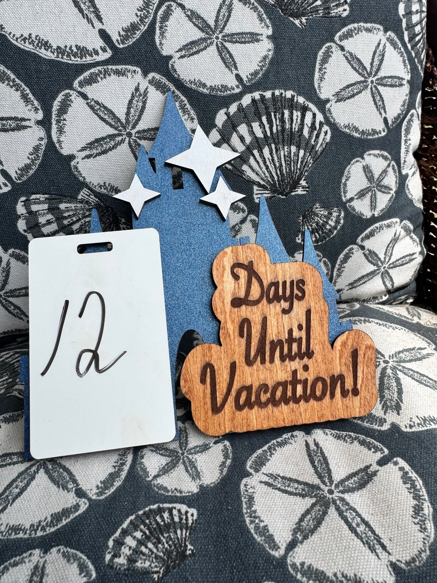Laser Cut Vacation Countdown Magnet – Custom Florida Trip Tracker & Enchanted Fridge Home Decor