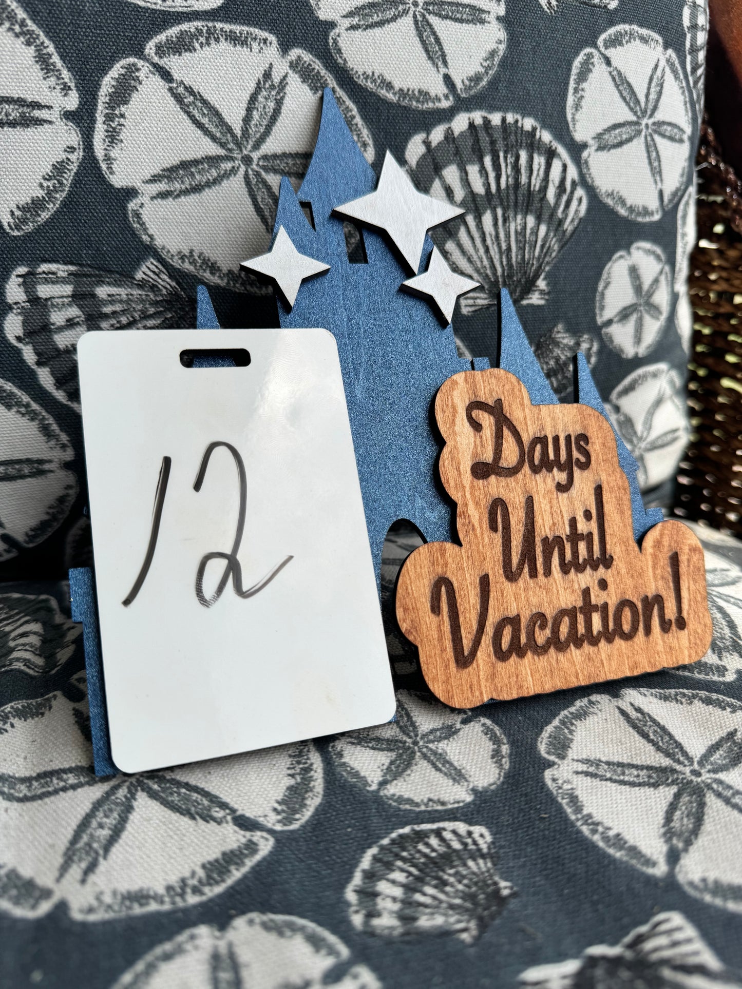 Laser Cut Vacation Countdown Magnet – Custom Florida Trip Tracker & Enchanted Fridge Home Decor