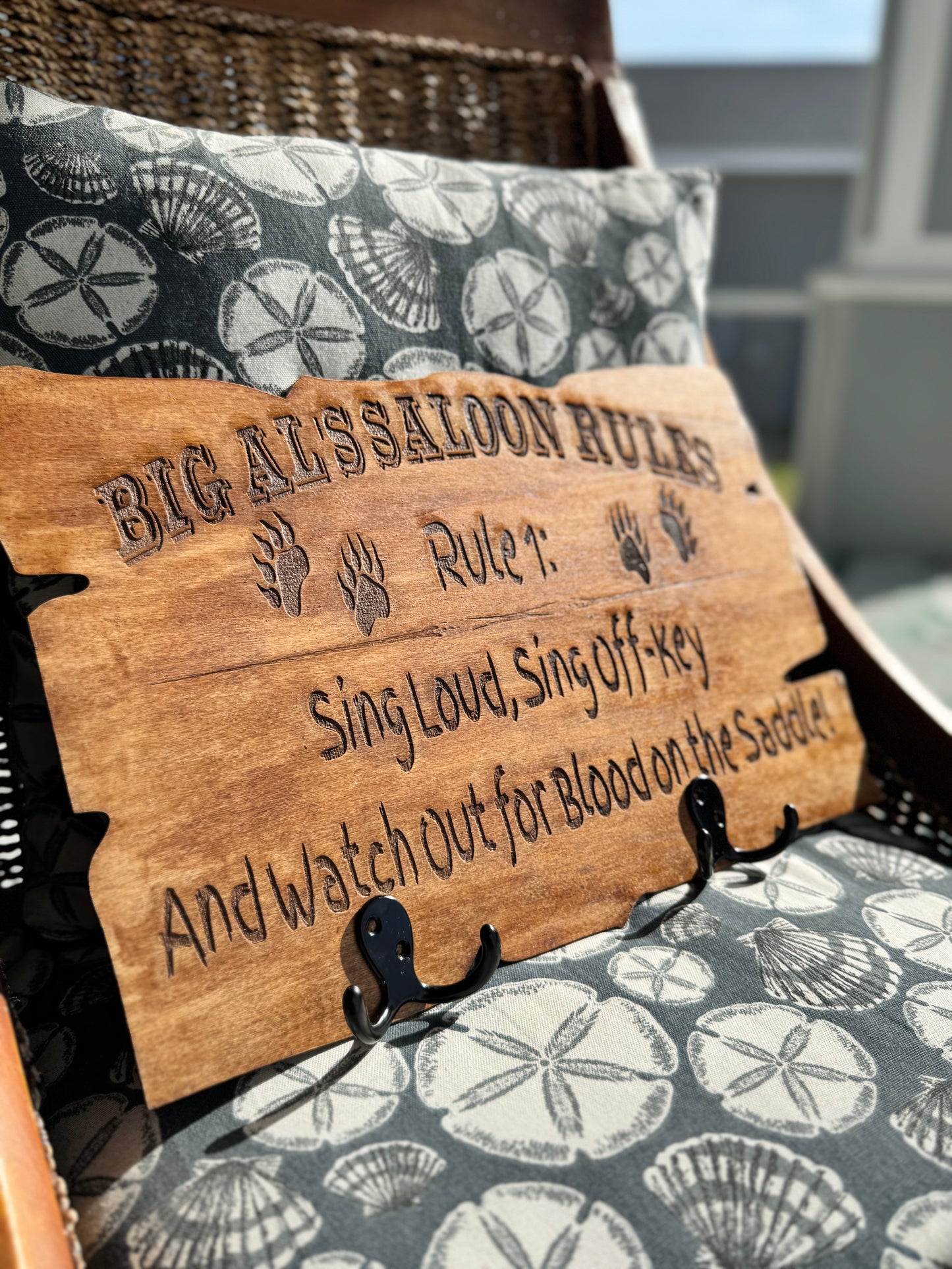 Country Bears Big Al Saloon Rules Engraved Wood Sign with Hooks – Cabin & Western Decor